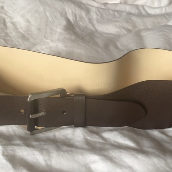 Wide Brown Leather Belt - Medium - Picture 2 of 5